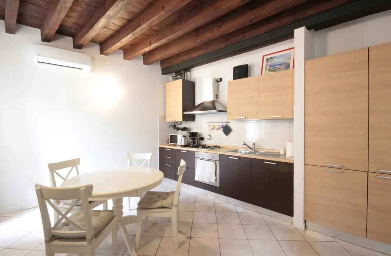 Interno 4 - Central Cozy New Flat 데센자노델가르다 외부 사진